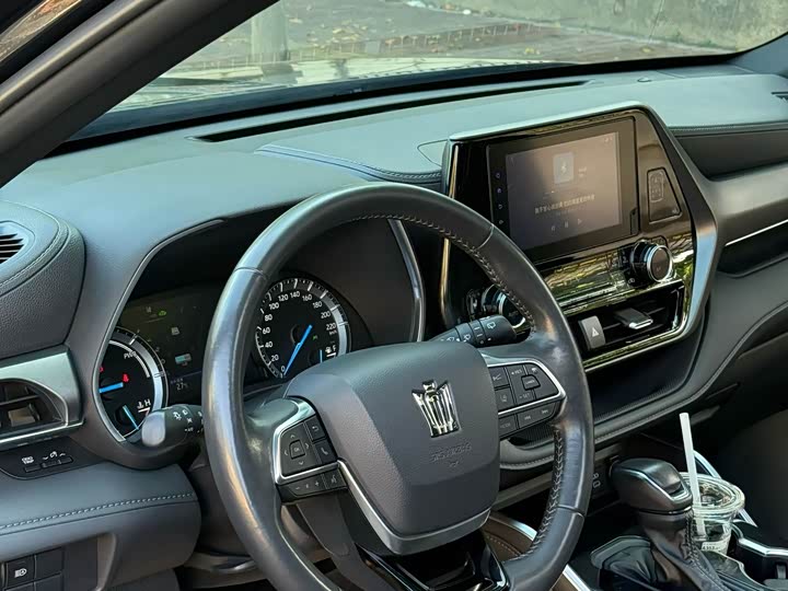 Toyota Crown Kluger, 2022 — фото 3 из 9