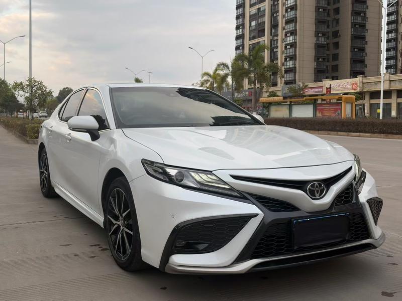 Toyota Camry, 2022 — фото 3 из 9