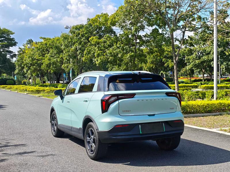 Geely Geometry E Firefly, 2022 — фото 4 из 10