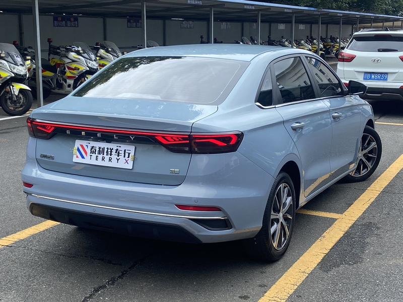 Geely Emgrand, 2023 — фото 7 из 12