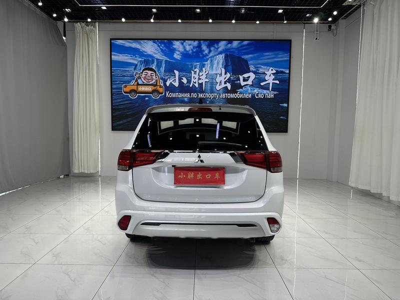Mitsubishi Outlander, 2022 — фото 5 из 12