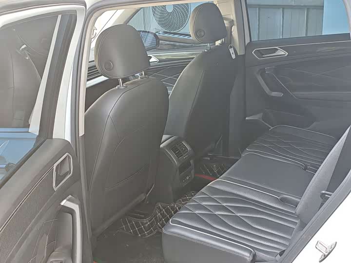 Volkswagen Tiguan L Pro, 2023 — фото 9 из 9