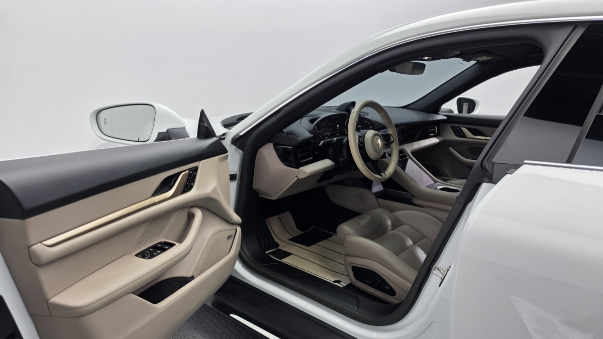 Porsche Taycan, 2023 — фото 9 из 12