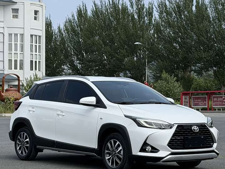 Toyota Yaris L Hatchback, 2021 — фото 3 из 9