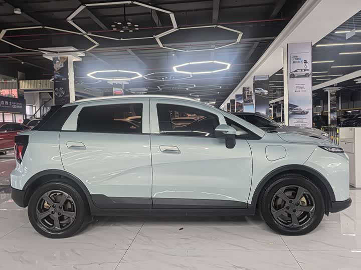 Geely Geometry E Firefly, 2022 — фото 4 из 9