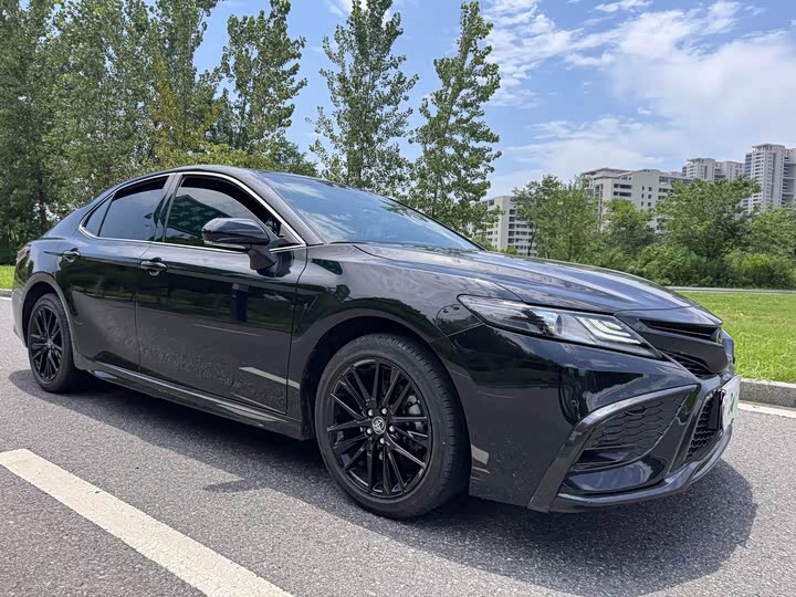 Toyota Camry, 2023 — фото 3 из 9