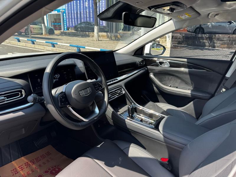 Geely Emgrand, 2025 — фото 9 из 12