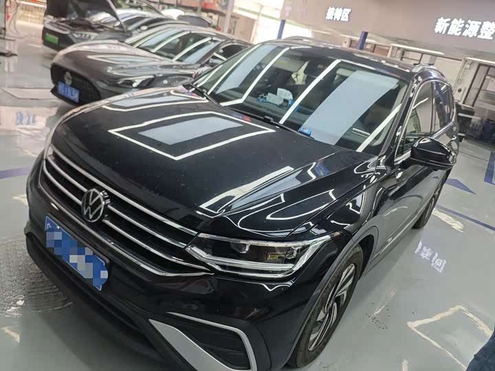 Volkswagen Tiguan L Pro, 2023 — купить в Йошкар-Оле под ключ