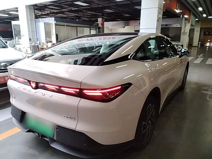BAIC Arcfox Alpha S5, 2025 — фото 7 из 9
