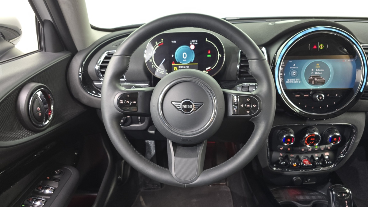 Mini Clubman, 2023 — фото 11 из 12