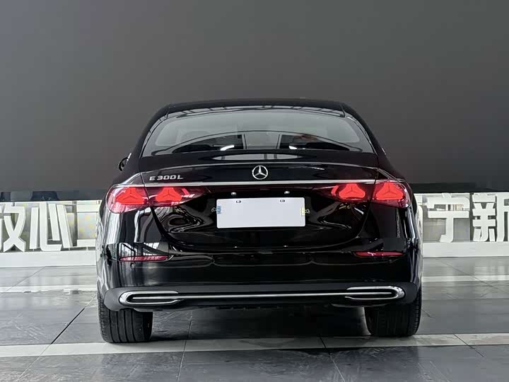 Mercedes-Benz E-Class, 2024 — фото 4 из 9