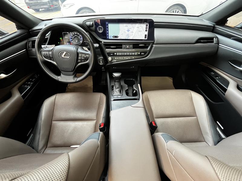 Lexus ES, 2023 — фото 11 из 12