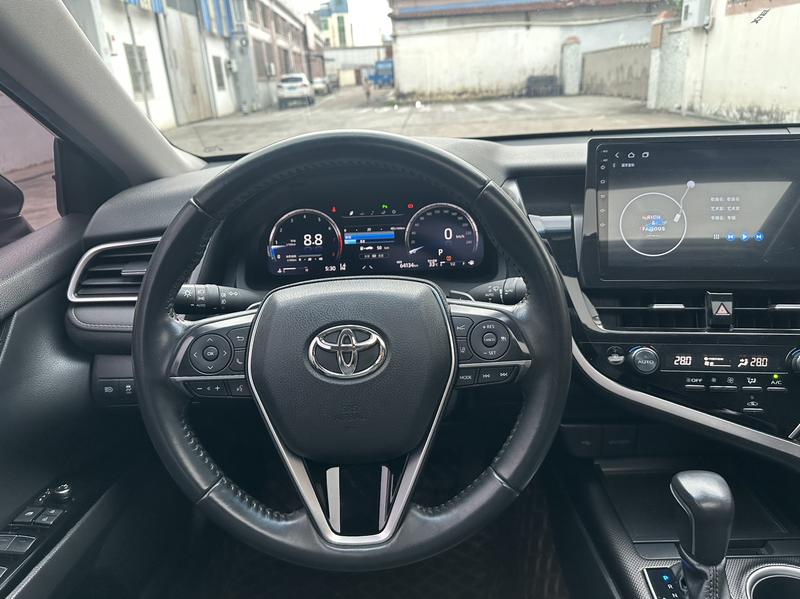 Toyota Camry, 2022 — фото 8 из 11