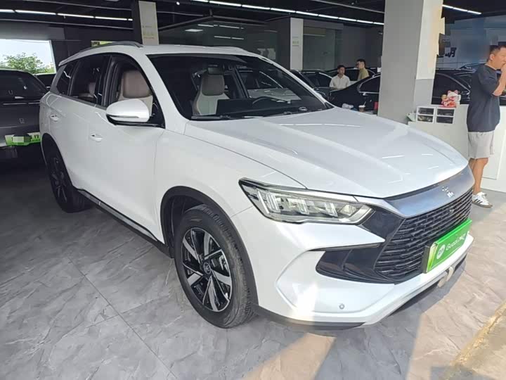 BYD Song Pro Hybrid, 2024 — фото 4 из 9