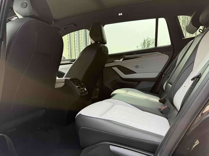 Volkswagen Tiguan L Pro, 2024 — фото 3 из 9