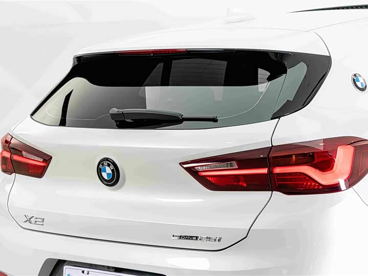 BMW X2, 2023 — фото 8 из 9