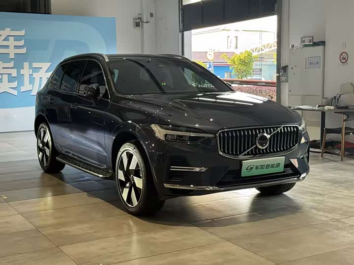 Volvo XC60 Hybrid, 2024 — фото 3 из 9