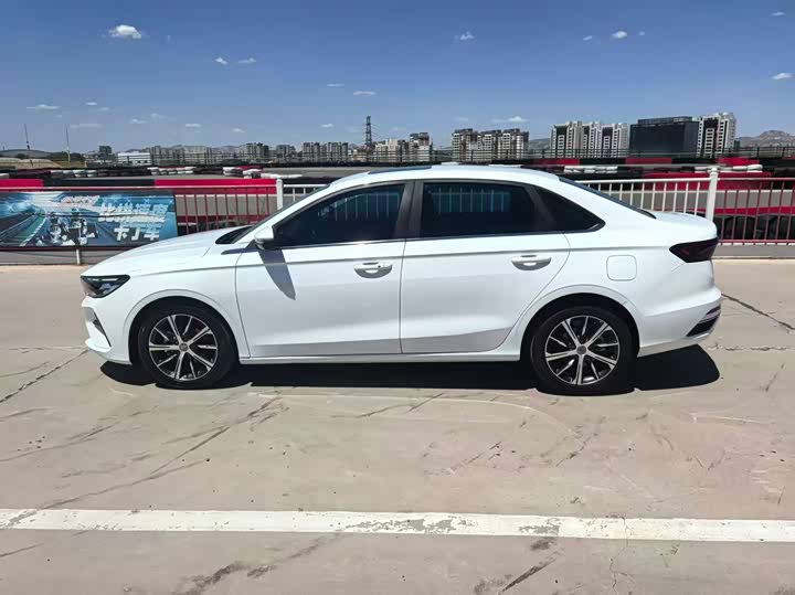 Geely Emgrand, 2022 — фото 6 из 9