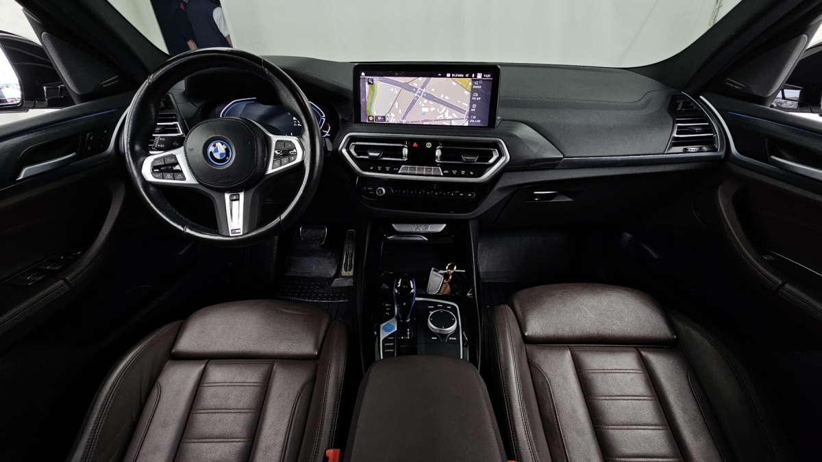 BMW iX3, 2022 — фото 7 из 12