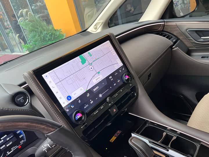 Toyota Alphard, 2024 — фото 5 из 9