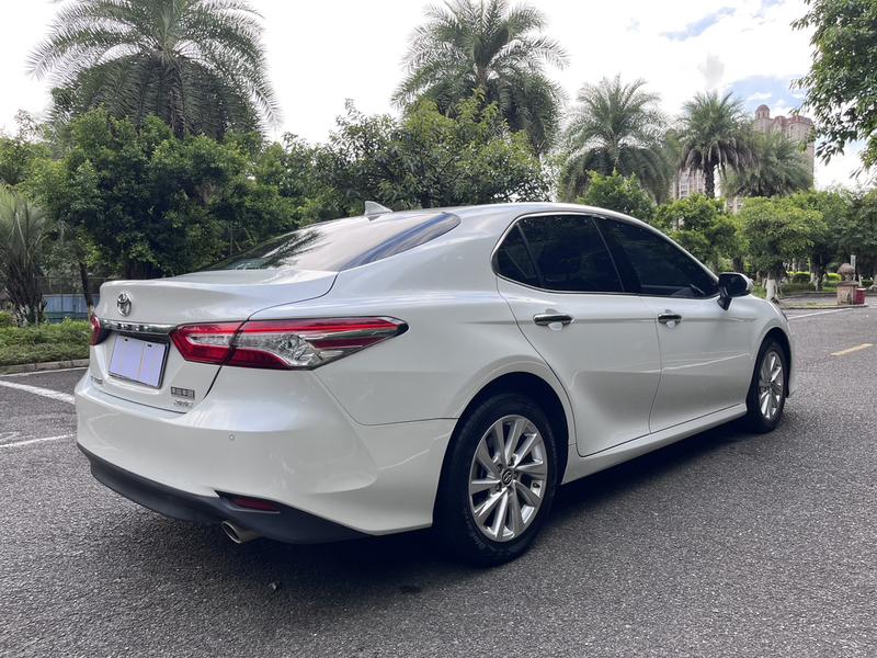 Toyota Camry, 2022 — фото 6 из 11