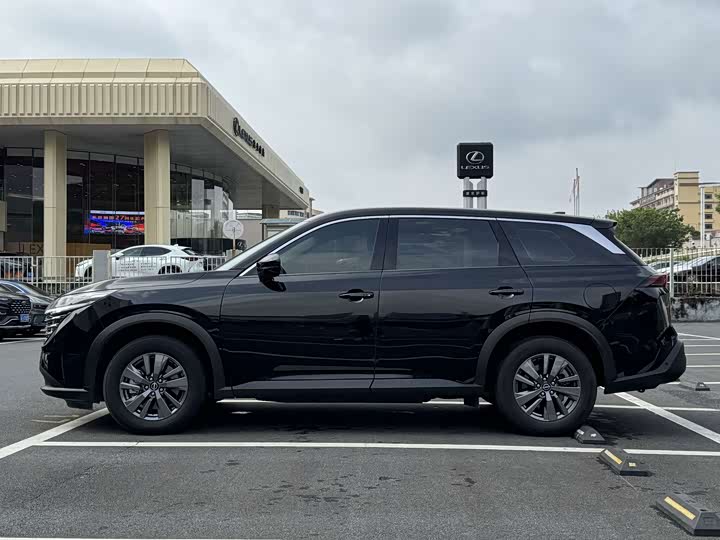 Nissan Pathfinder, 2024 — фото 6 из 9