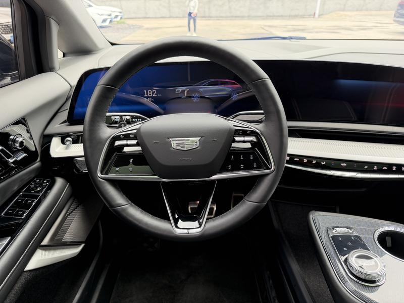 Cadillac Optiq, 2024 — фото 11 из 12
