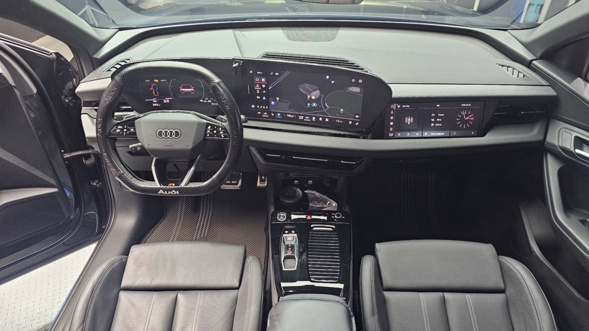 Audi Q6 e-tron, 2025 — фото 7 из 12