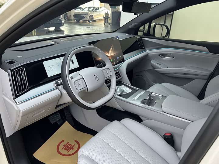 BYD Song Ultra EV, 2026 — фото 3 из 9