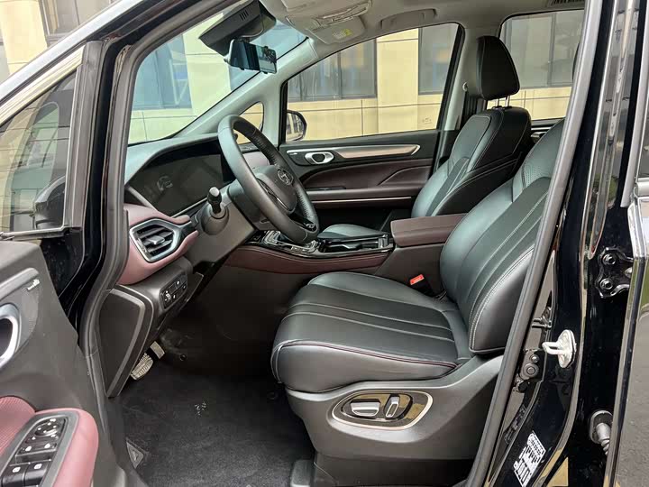 GAC Trumpchi M6, 2024 — фото 4 из 9