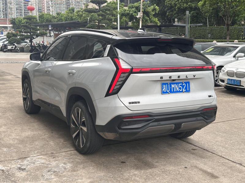 Geely Atlas L, 2024 — фото 4 из 12