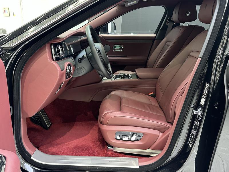 Rolls-Royce Ghost, 2022 — фото 12 из 12