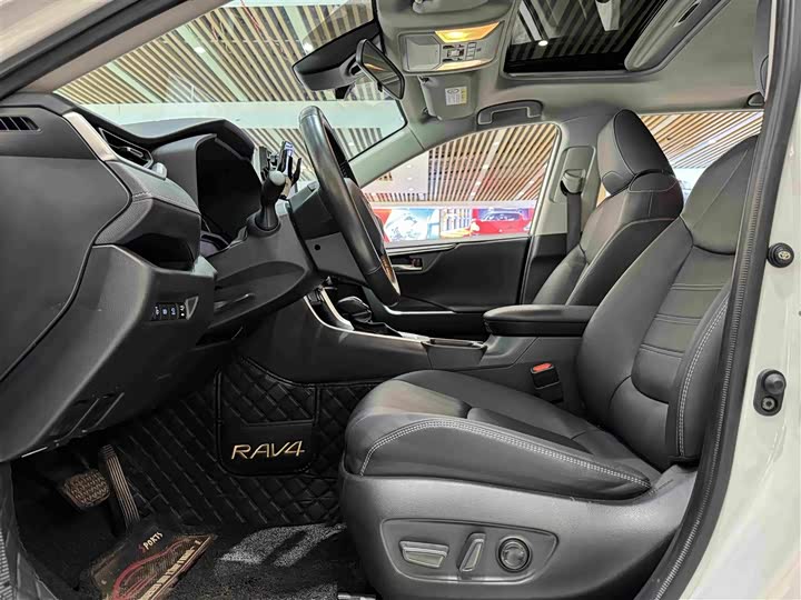 Toyota RAV4, 2023 — фото 6 из 9