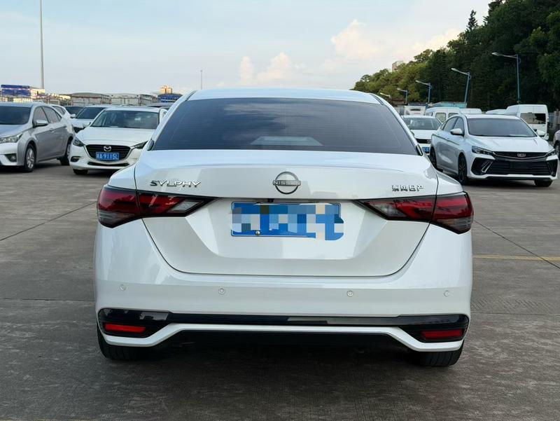 Nissan Sylphy, 2023 — фото 5 из 10