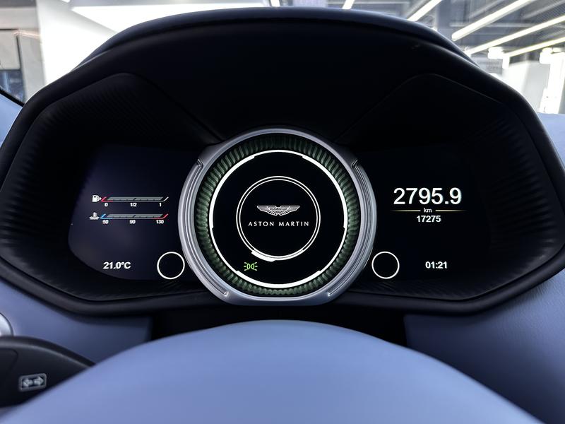 Aston Martin DB11, 2023 — фото 9 из 12