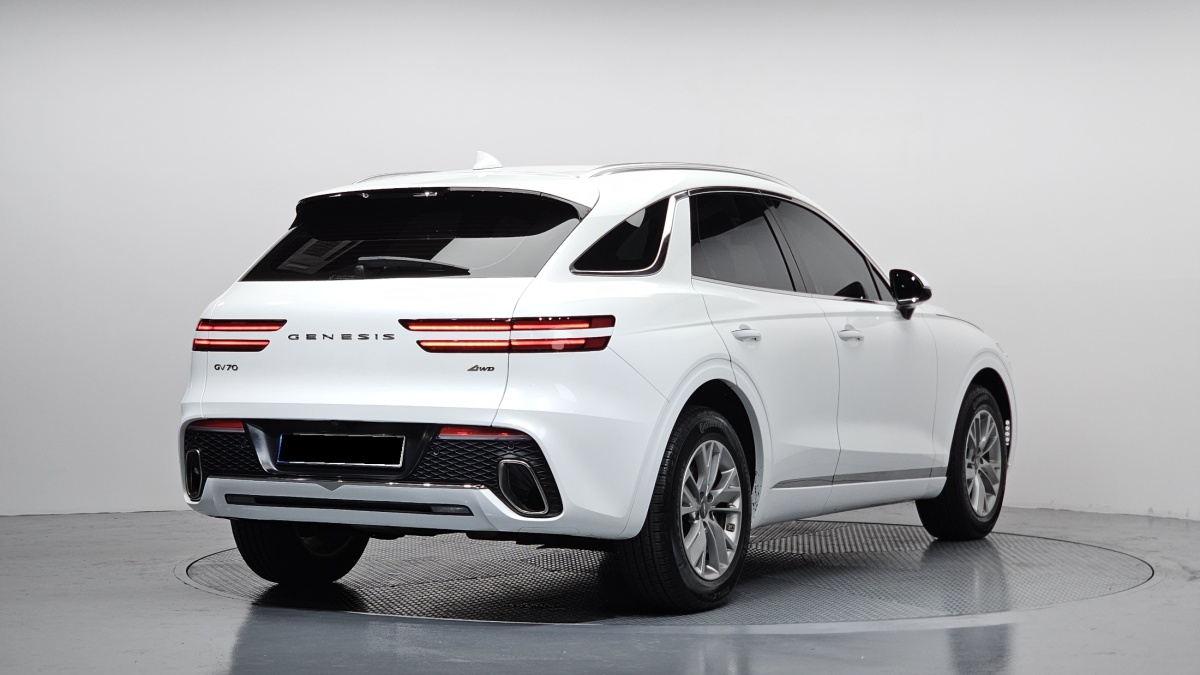 Genesis GV70, 2024 — фото 2 из 12