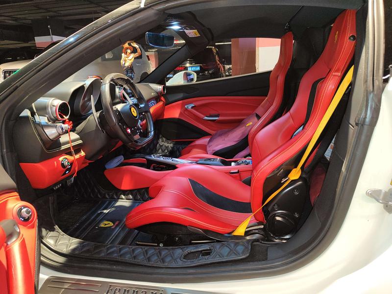 Ferrari F8, 2022 — фото 6 из 7