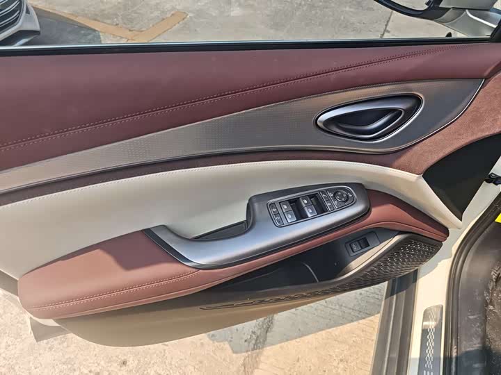 BYD Seal 07 DM-i Hybrid, 2024 — фото 8 из 9