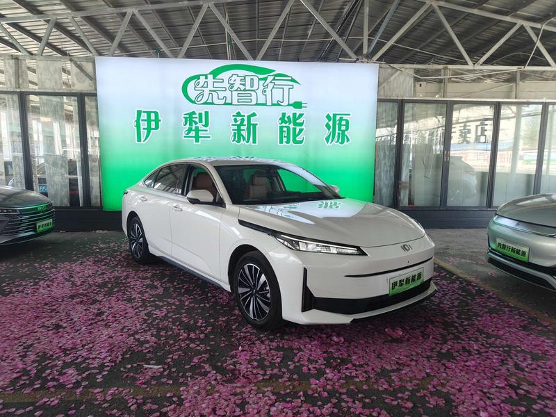 Changan Qiyuan (Nevo) A05, 2024 — фото 3 из 12