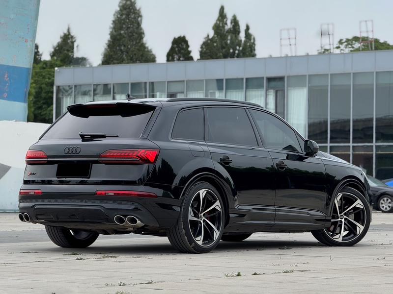 Audi SQ7, 2024 — фото 6 из 12