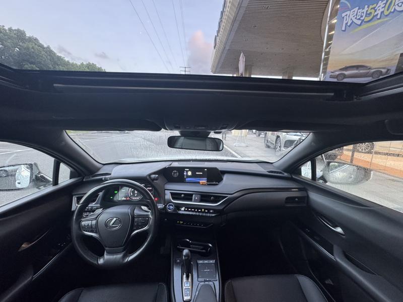 Lexus UX Hybrid, 2022 — фото 9 из 12