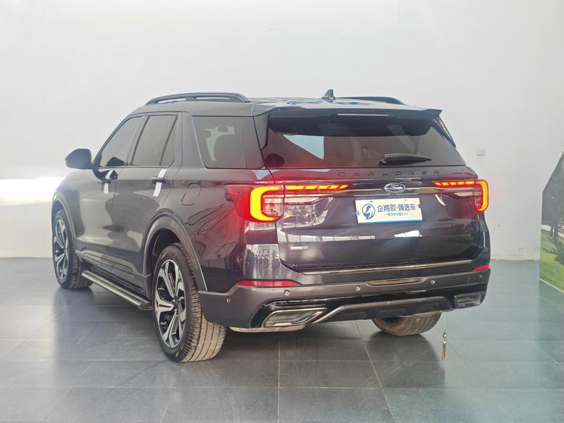Ford Explorer, 2023 — фото 4 из 12