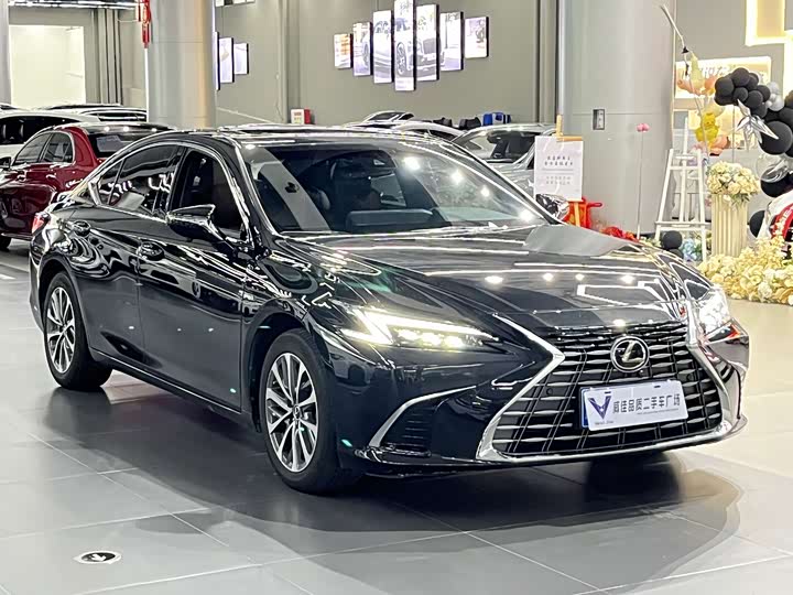 Lexus ES, 2025 — фото 3 из 9