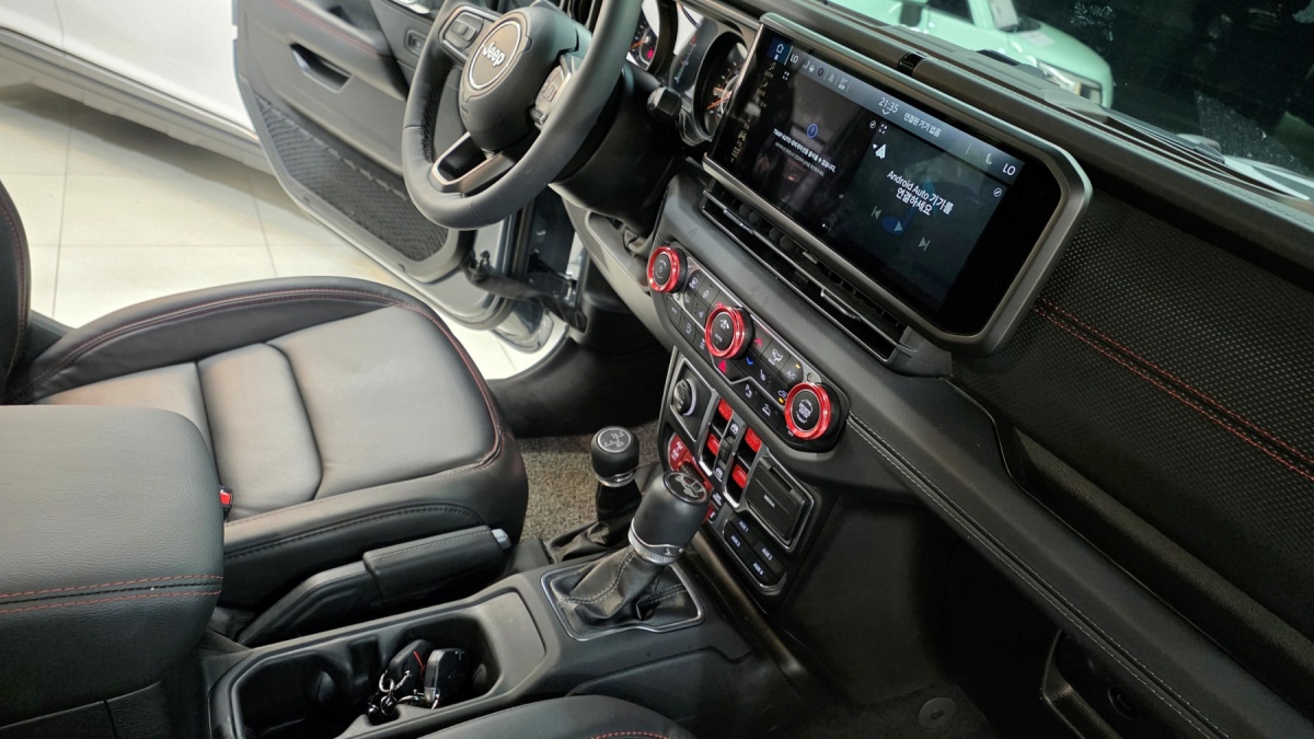 Jeep Wrangler, 2025 — фото 12 из 12