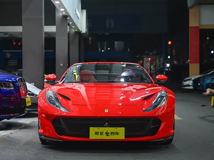 Ferrari 812, 2022 — фото 4 из 9