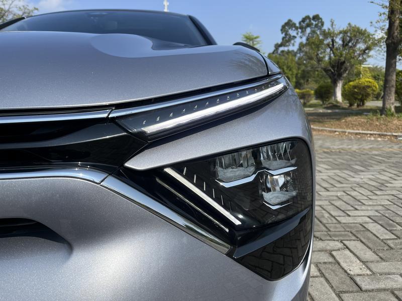 Citroen C5 X, 2023 — фото 8 из 12