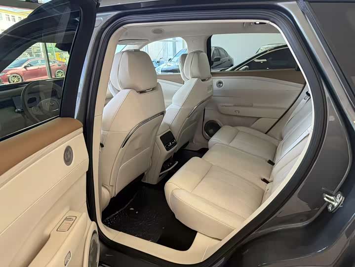 Voyah Free, 2026 — фото 8 из 9