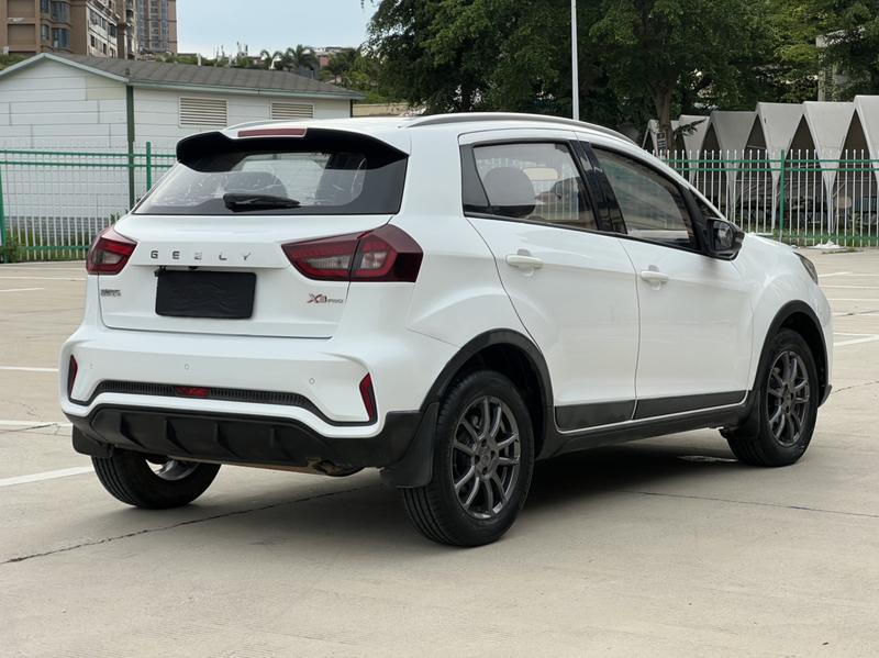 Geely Vision X3, 2022 — фото 7 из 12