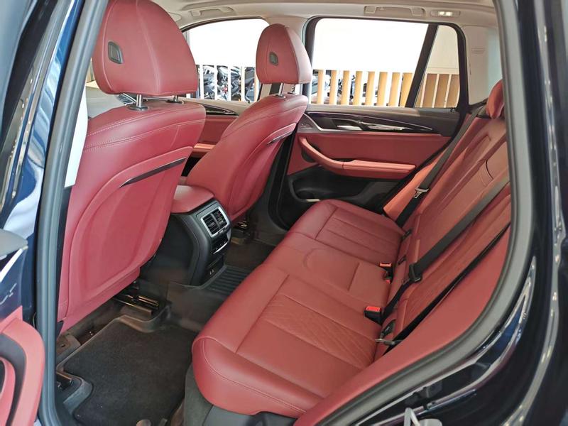 BMW iX3, 2023 — фото 7 из 9