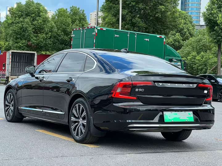 Volvo S90 Hybrid, 2022 — фото 7 из 9